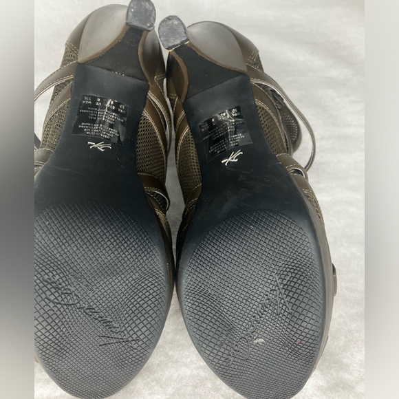 Kenneth Cole 925 platform toe with stiletto heel in fatigue green. Size 10 - Picture 4 of 6